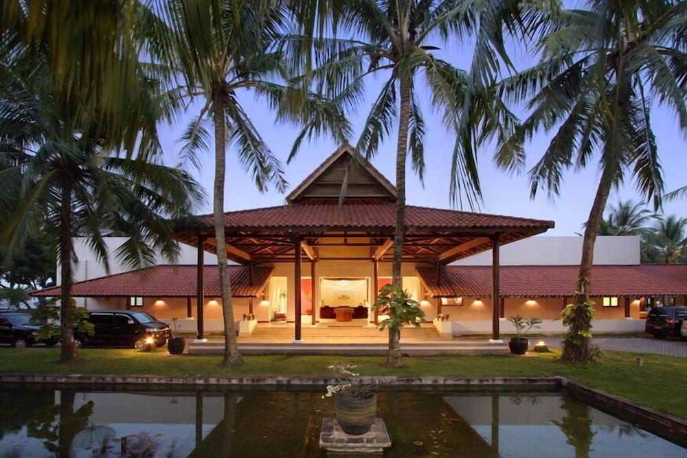 Grand Elty Krakatoa Hotell Kalianda Exteriör bild